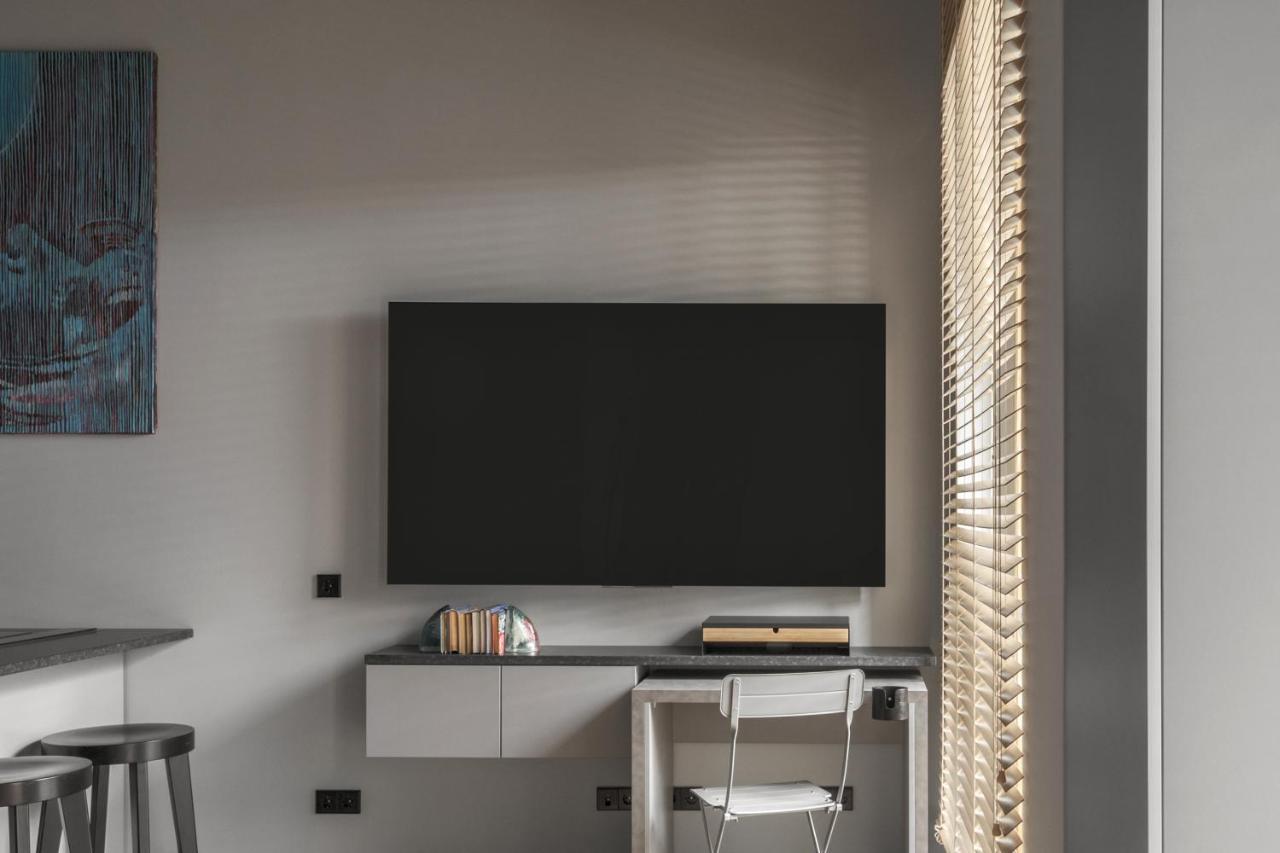 Ivis House Modern Apartment In Vilnius Old Town With Balcony Bagian luar foto