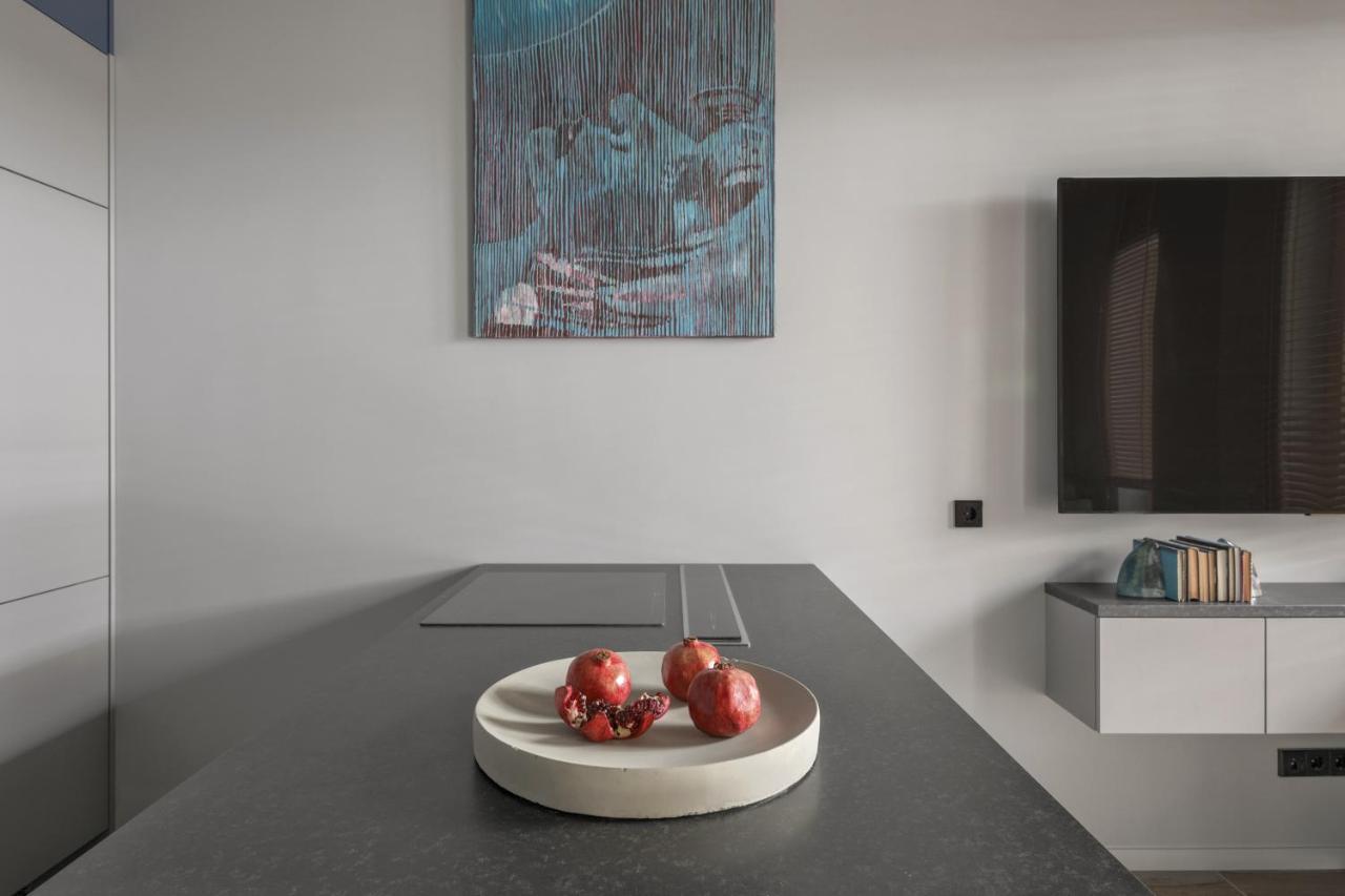 Ivis House Modern Apartment In Vilnius Old Town With Balcony Bagian luar foto