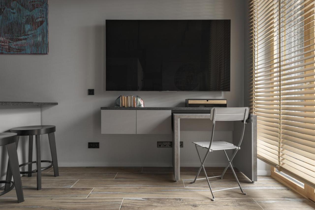 Ivis House Modern Apartment In Vilnius Old Town With Balcony Bagian luar foto