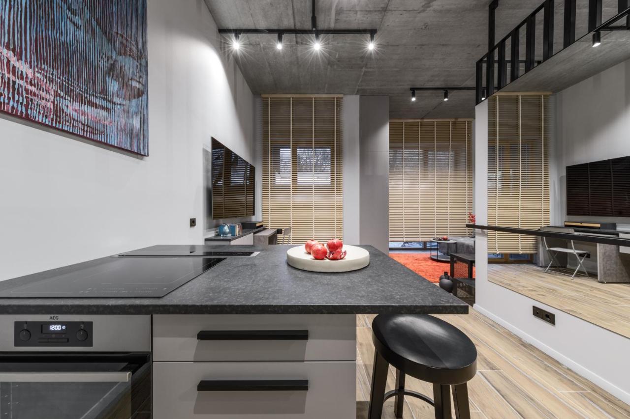 Ivis House Modern Apartment In Vilnius Old Town With Balcony Bagian luar foto