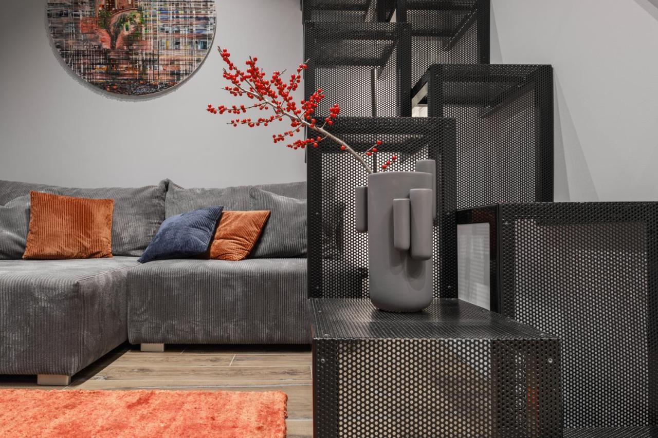 Ivis House Modern Apartment In Vilnius Old Town With Balcony Bagian luar foto