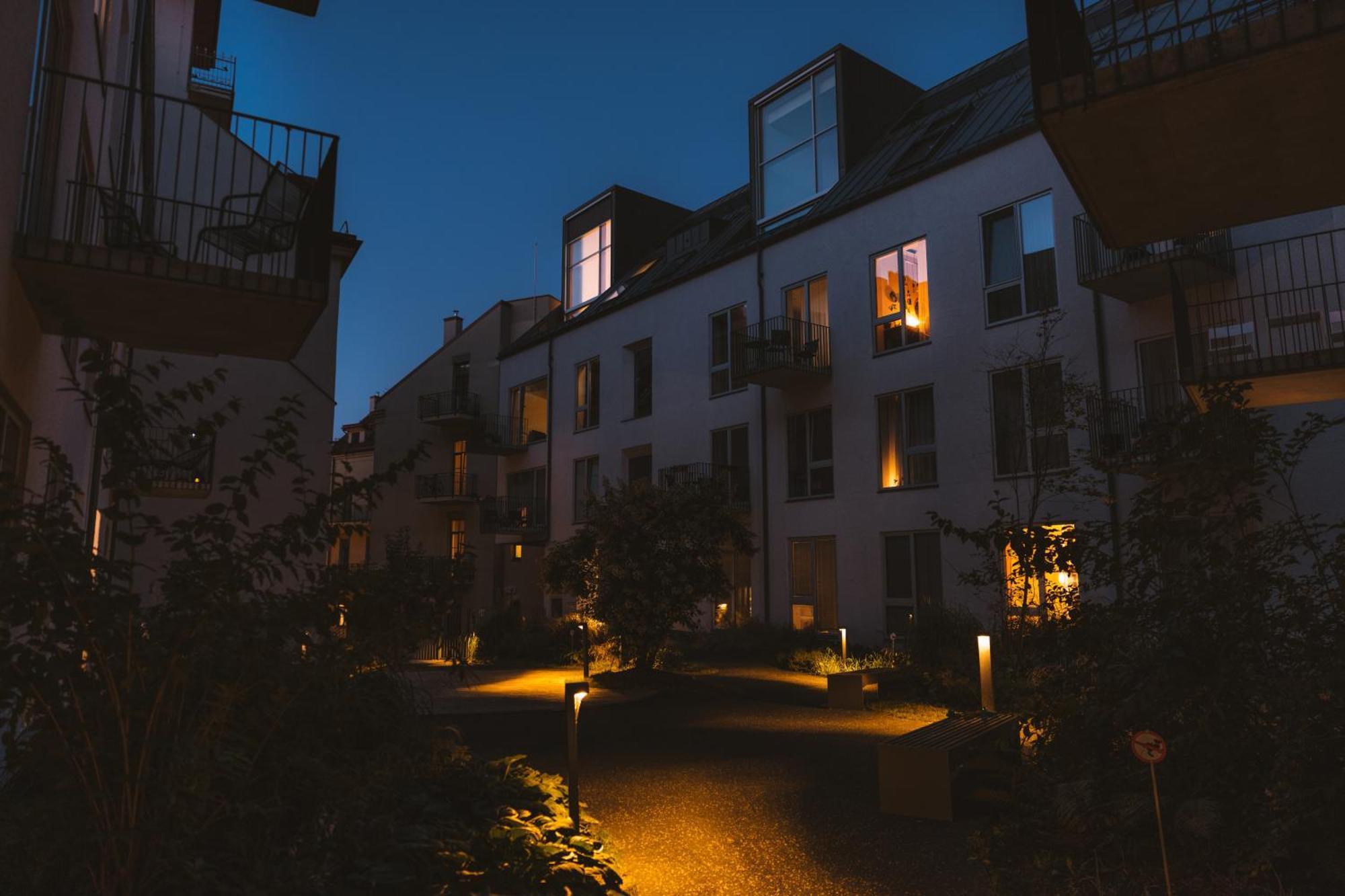 Ivis House Modern Apartment In Vilnius Old Town With Balcony Bagian luar foto