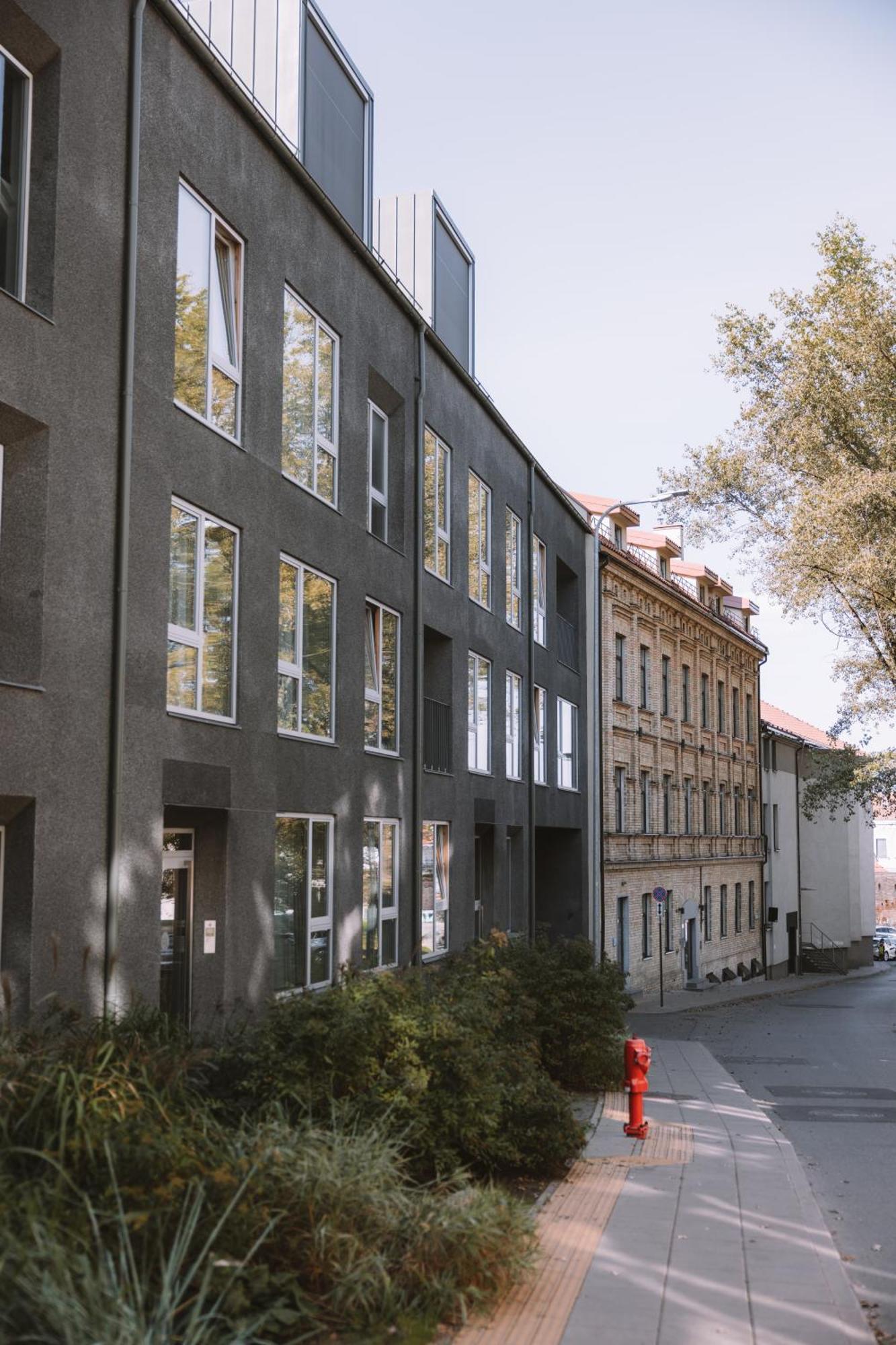 Ivis House Modern Apartment In Vilnius Old Town With Balcony Bagian luar foto